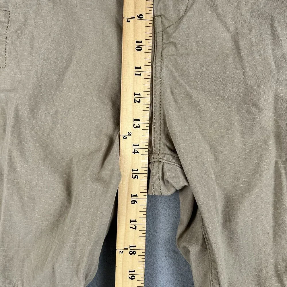 Levis Rip Stop Cotton Beige Cargo Shorts 9” Inseam Mens Size 38‎
